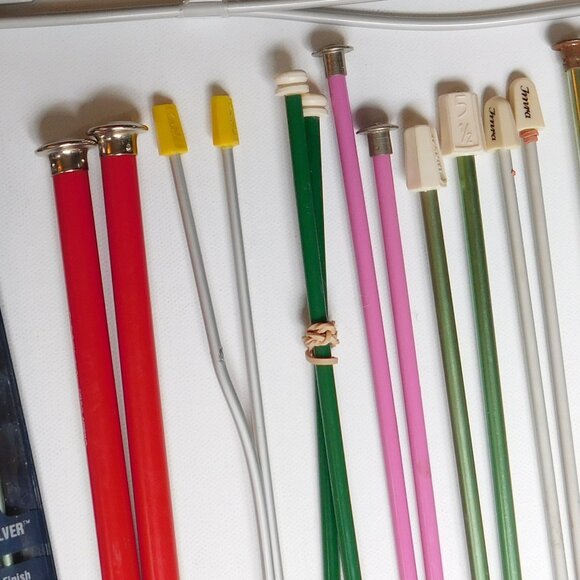 Huge Lot Vintage Knitting Needles - Susan Bates Boyes  Metal Plastic Multi Sizes - Picture 5 of 10